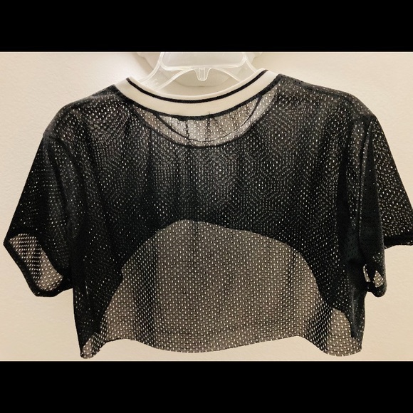 Fashion Nova - Women’s Crop Top. Size 2X (runs small) - Picture 2 of 4